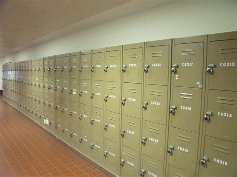 File:School lockers, National University of Singapore.jpg - Wikimedia Commons