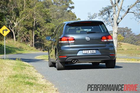 2012 Volkswagen Golf GTD review (video) - PerformanceDrive