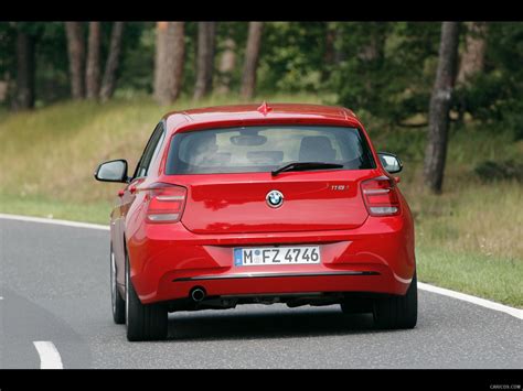 BMW 1-Series Sport Line (2012) - Rear | Caricos