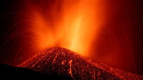 La Palma eruption: How bad is the damage - and why is lava meeting the ocean so dangerous ...