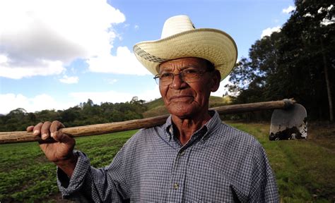 File:Farmer, Nicaragua.jpg - Wikimedia Commons