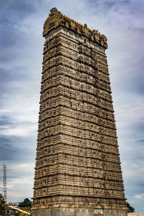 murdeshwar temple rajagopuram entrance with flat sky Stock Photo ...