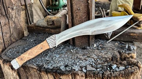 How to Craft an Unbelievably Gorgeous Kukri Knife - YouTube