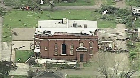 Apparent tornado rips through Missouri town - CNN