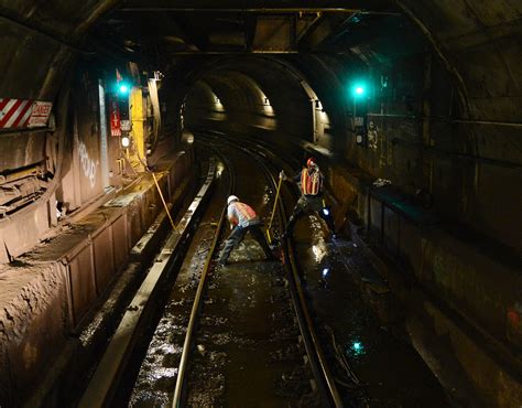 Sora's Pictures of Various Cool Stuff: NYC Subway Tunnels