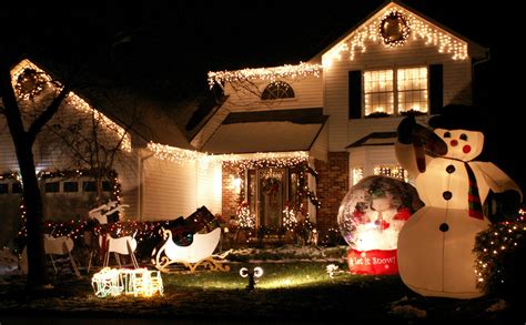 Get Moving to These Christmas Light Displays! | Moving Happiness Home