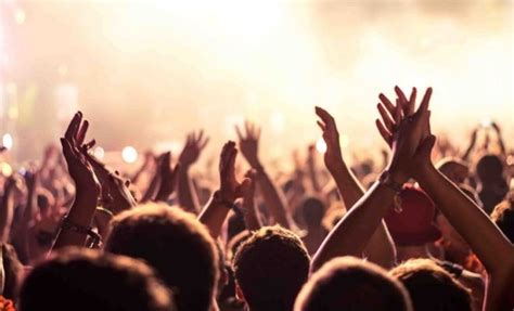 9 Ways to Watch Live Music Concerts Online - The Tech Edvocate