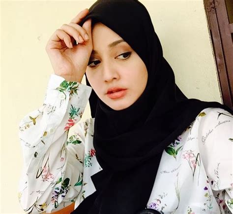 Fathia Latiff Nekad Berhijab? ~ Blog Hiburan