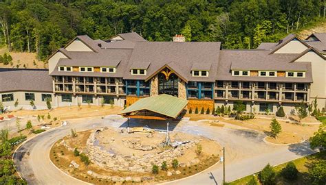 Dollywood’s HeartSong Lodge and Resort to Is Open for Reservation ...