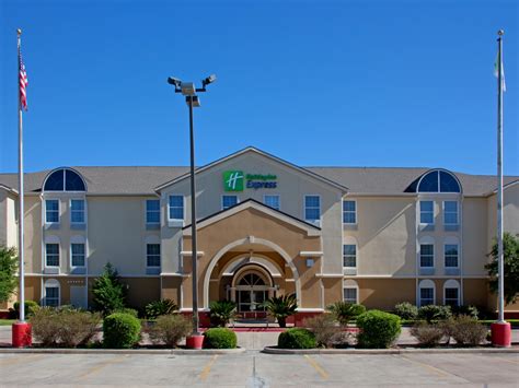 Holiday Inn Express & Suites Columbus Hotel by IHG