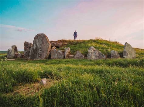 West Kennet Long Barrow - Secrets Of An Ancient House Of The Dead In ...