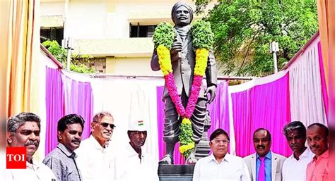 Bharathiyar: Statue of Bharathiyar Unveiled at Madurai Kamaraj University (MKU) | Birth ...