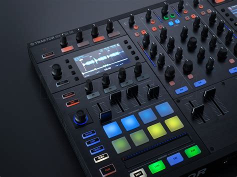 Native Instruments Traktor Kontrol S8 DJ Controller