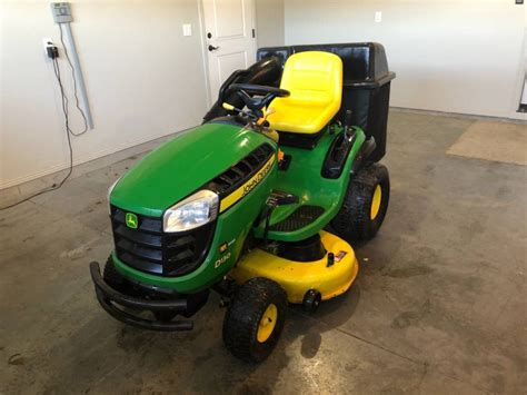 42 inch John Deere D130 22 HP Riding Lawn Mower with Double Bagger ...