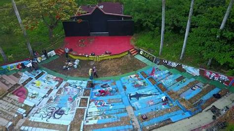 Indahnya Mural di Panggung Teater Terbuka Bengkulu - Pojok Seni | Wadah ...