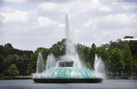 Linton E. Allen Memorial Fountain, Lake Eola Park, Orlando - Clio