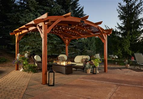 20 Outdoor Living Spaces With Pergolas