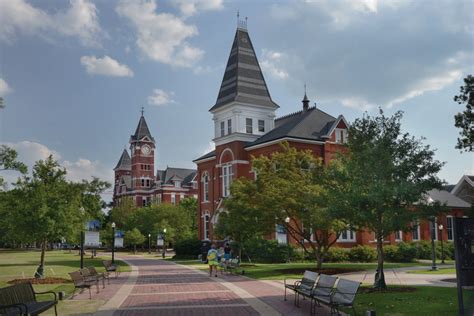 48 Hours in Auburn's Top Restaurants, Hotels & More