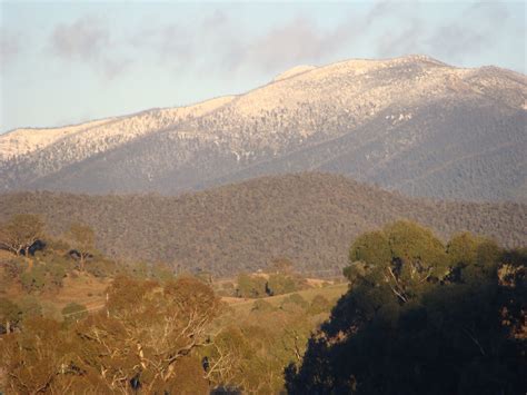 CATHY'S CANBERRA: Brindabella Ranges - on the way to work