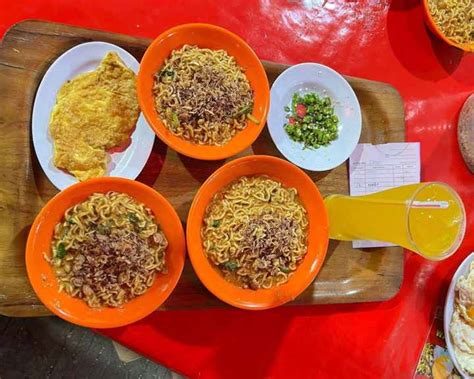 Sajian Spesial Mie Bangladesh Agem Khas Medan - Wisata Diary