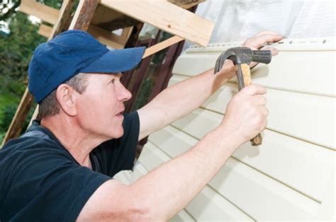 Repairing Vinyl Siding | DoItYourself.com