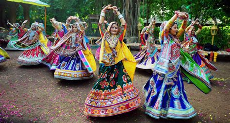 Garba takes over Gujarat as Navratri begins | Picture Gallery Others ...