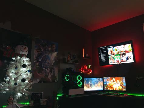 Christmas Setup, still a work in progress 🎄 : r/gamingsetups