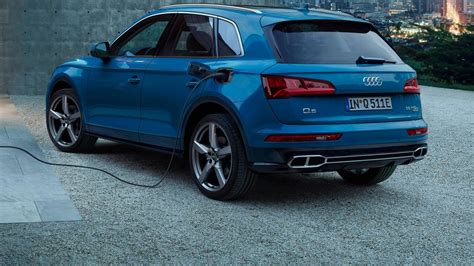 Audi Q5 plug-in hybrid packs a lot of torque and over 25 miles of ...