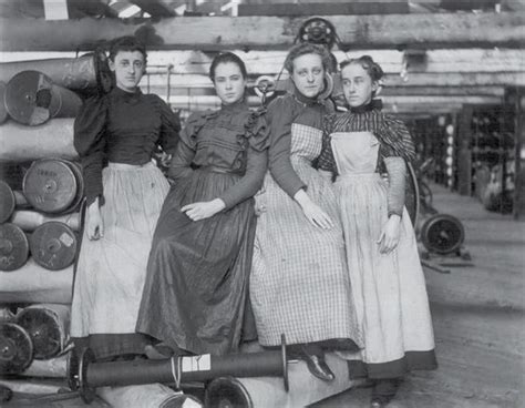 Late 19c/early 20c factory workers | 1800s women, American vintage ...