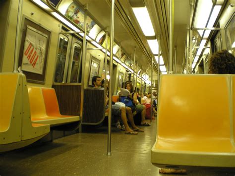 R46 (New York City Subway car)