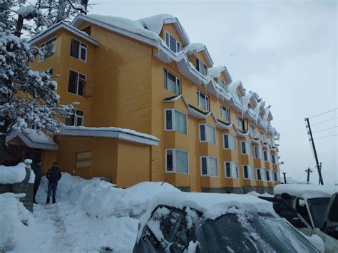 Hotel Zahgeer Continental Gulmarg Gulmarg, Jammu and Kashmir, IN ...