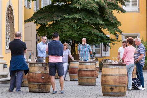 Weinproben im einzigartigen Ambiente des Staatsweingutes Meersburg ...