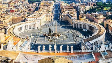 Visiting Saint Peter´s Square in the Vatican. History. Must Do's for St ...