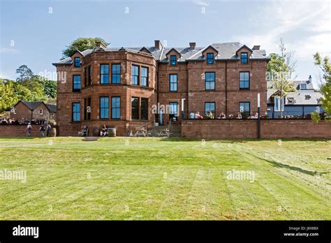 Douglas hotel arran hi-res stock photography and images - Alamy