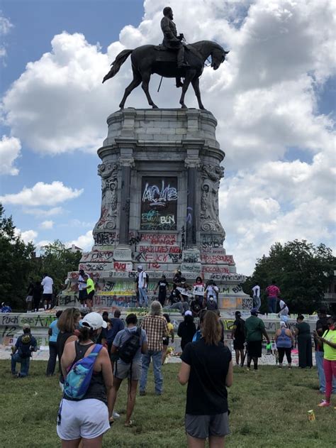 Robert E. Lee statue in Richmond VA : r/Virginia