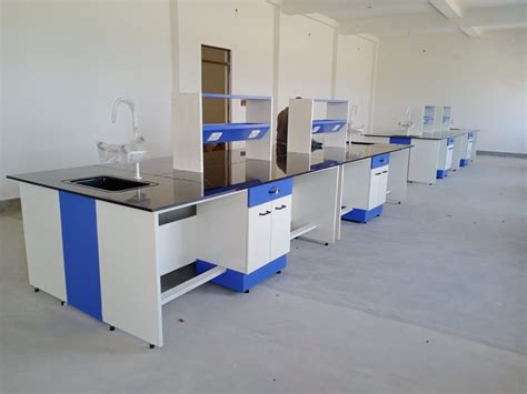 Lab workbench ‒ The Most Common Lab Furniture | Labkafe