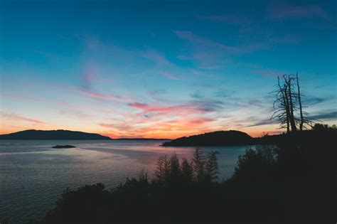 Painted sunset over Bellingham, WA [OC] [2048x1365] : r/SkyPorn