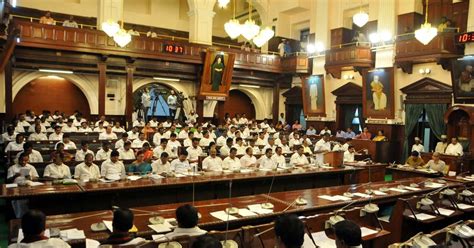 Tamil Nadu: Speaker issues notice to 3 AIADMK MLAs loyal to Dhinakaran ...