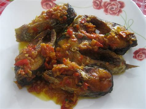 Dari Dapur Maklong: Sambal Ikan Patin Goreng