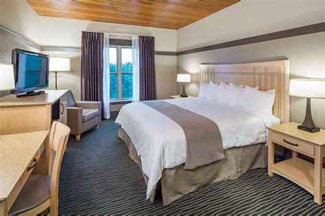 View Our Guest Room & Suite Types & Amenities | Lied Lodge