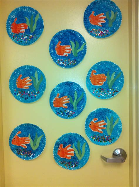 Fish bowl craft for preschoolers :). Paint paper plate with bubble wrap ...