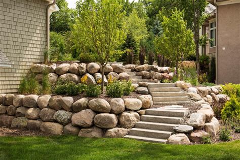 10+ Landscaping With Boulders Ideas – HomeDecorish