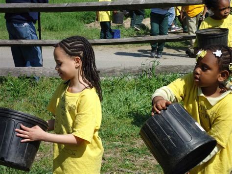 Free picture: children, volunteers, helping