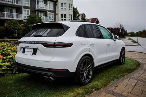 Should You Buy a 2019 Porsche Cayenne? - Motor Illustrated