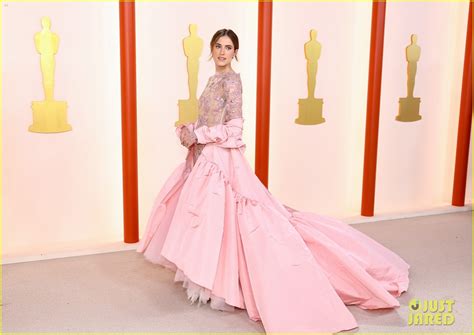 Allison Williams & Fiance Alexander Dreymon Kiss on Oscars 2023 Red ...