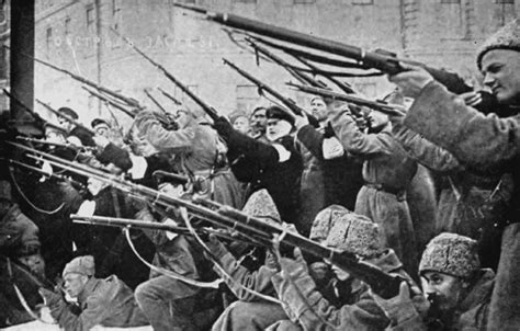 24 de febrero de 1917: comienza la Revolución de Febrero en Rusia contra el último zar, Nicolás ...