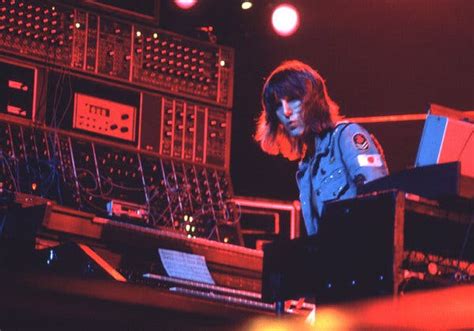 Keith Emerson, ’70s Rock Showman With a Taste for Spectacle, Dies at 71 - The New York Times