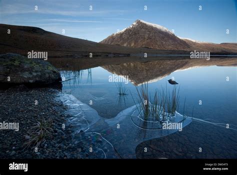 Llyn Idwal lake within Cwm Idwal Glyderau mountains, Snowdonia National ...