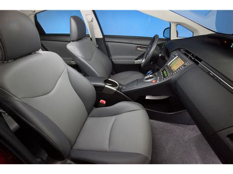 2014 Toyota Prius: 32 Interior Photos | U.S. News