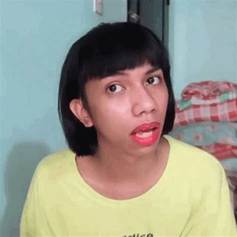 Mimi Mimiyuuuh GIF - Mimi Mimiyuuuh Confused - Discover & Share GIFs